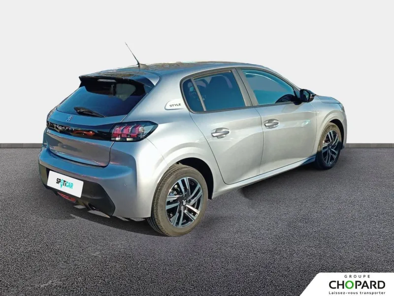 Image secondaire du véhicule 9