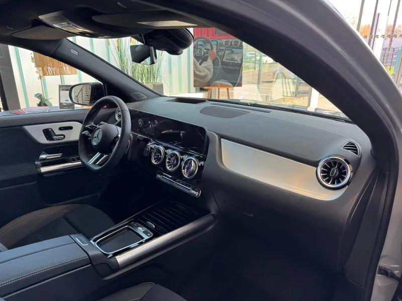 Image secondaire du véhicule 8