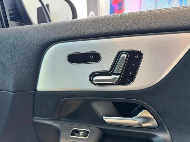 Image secondaire du véhicule 9