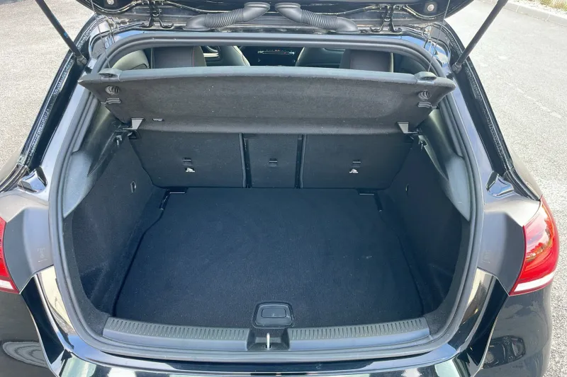 Image secondaire du véhicule 10