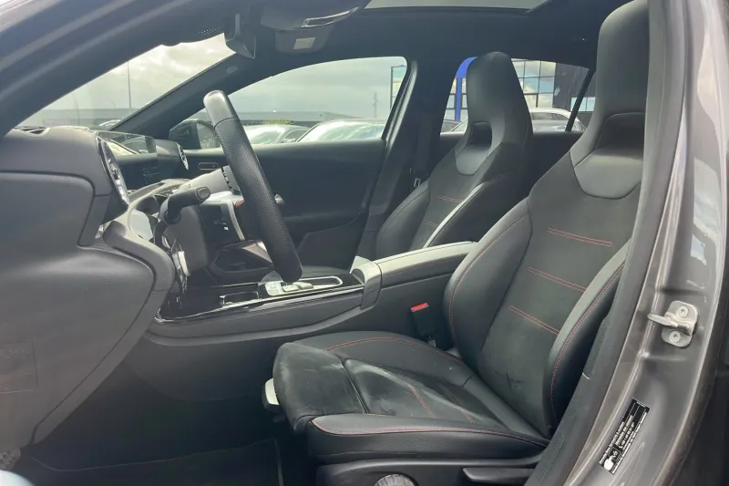 Image secondaire du véhicule 10