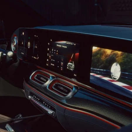 Mercedes AMG GLE SUV : planche de bord carbone AMG