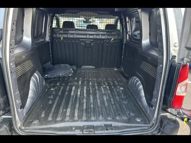 Image secondaire du véhicule 10