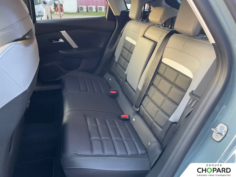 Image secondaire du véhicule 12