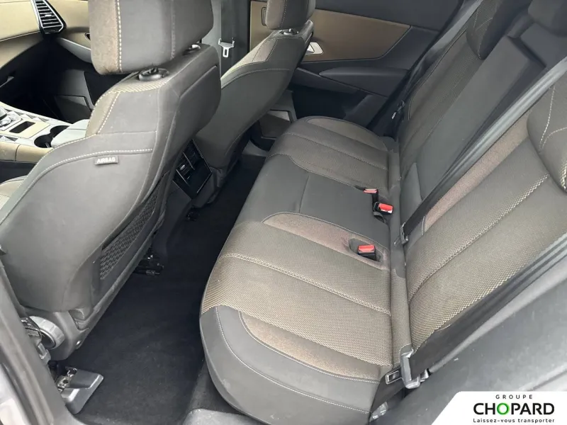 Image secondaire du véhicule 12