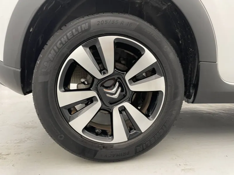 Image secondaire du véhicule 20