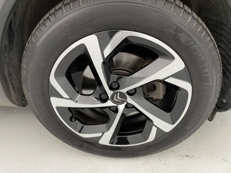 Image secondaire du véhicule 19