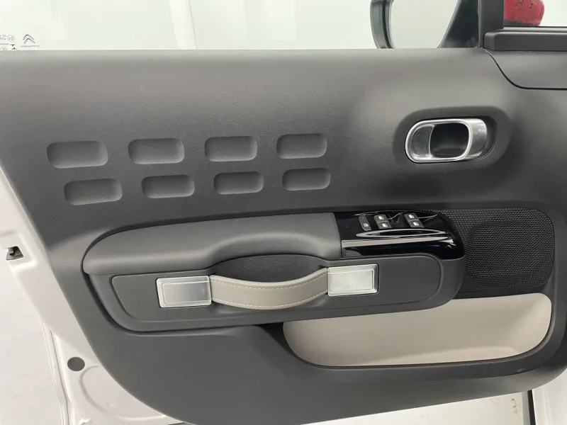 Image secondaire du véhicule 27