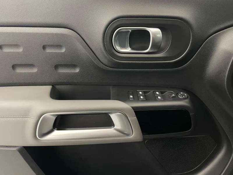 Image secondaire du véhicule 30