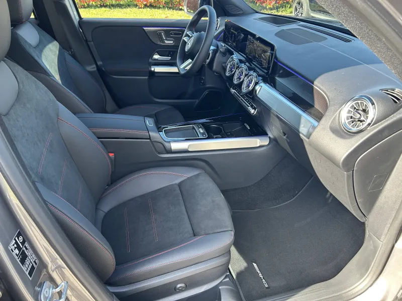 Image secondaire du véhicule 4