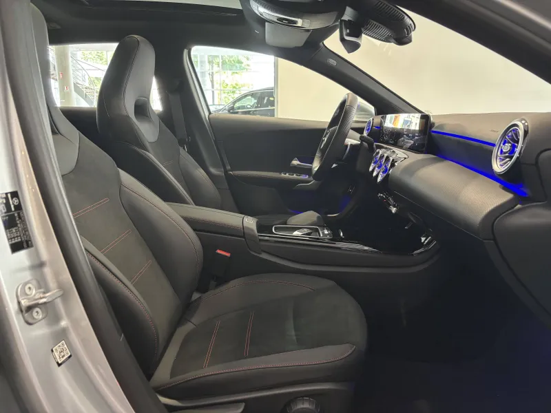 Image secondaire du véhicule 4