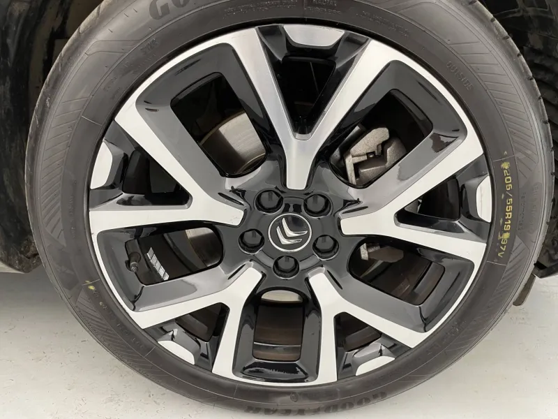 Image secondaire du véhicule 19