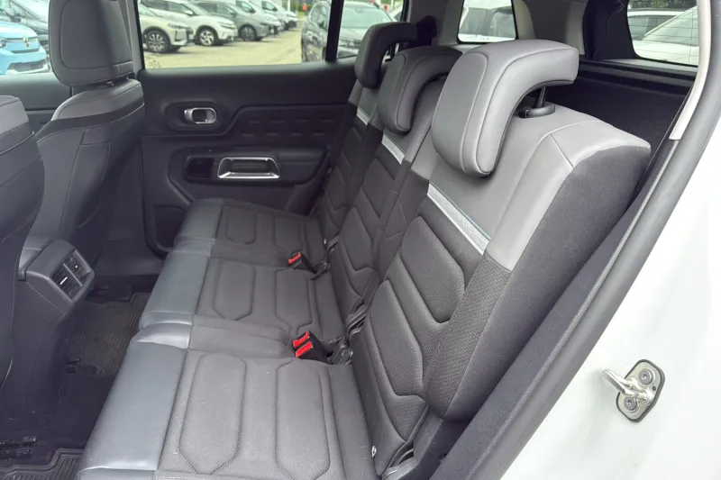 Image secondaire du véhicule 12