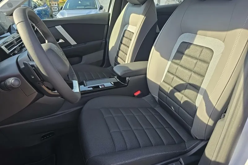 Image secondaire du véhicule 11