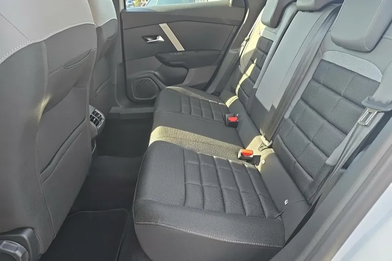 Image secondaire du véhicule 12