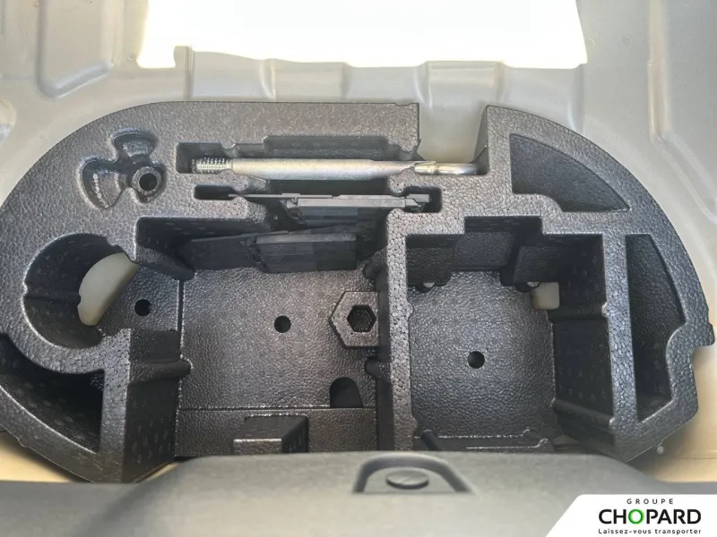 Image secondaire du véhicule 24