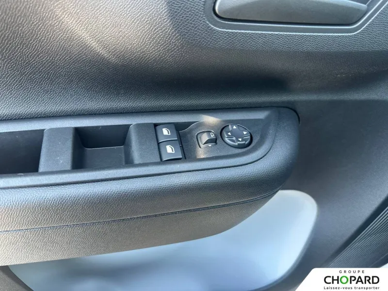 Image secondaire du véhicule 28