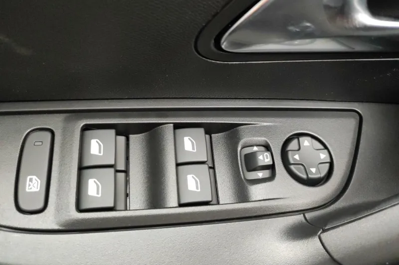 Image secondaire du véhicule 31