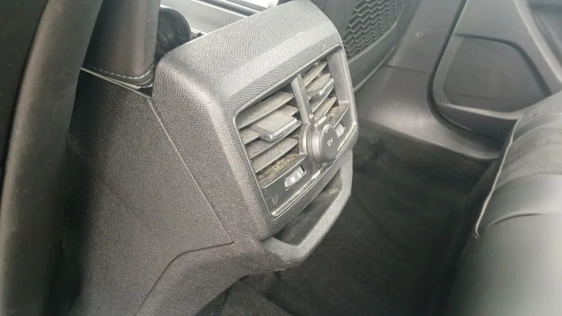 Image secondaire du véhicule 33