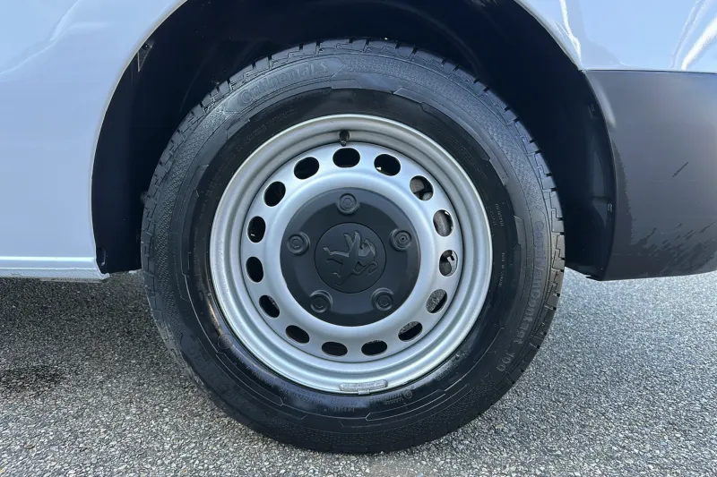 Image secondaire du véhicule 24