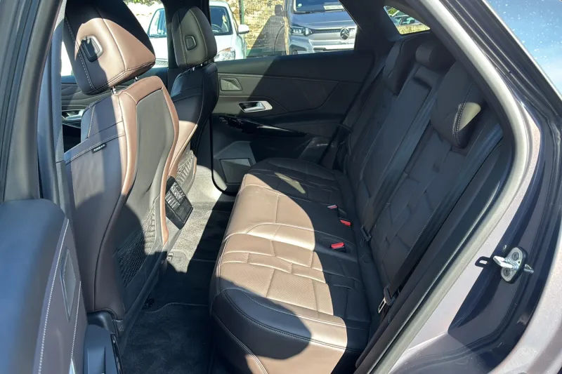 Image secondaire du véhicule 12