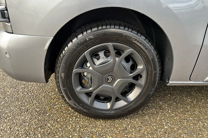 Image secondaire du véhicule 13