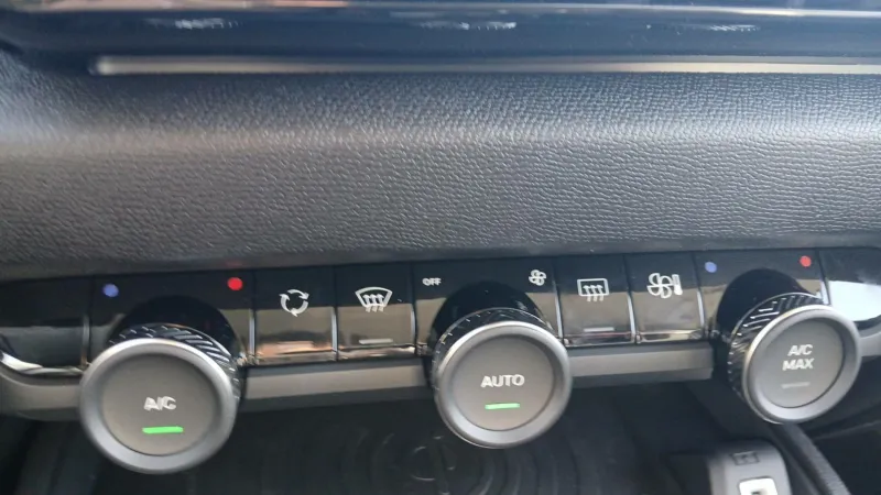 Image secondaire du véhicule 23