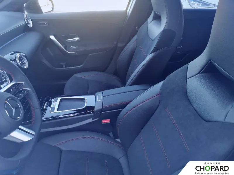 Image secondaire du véhicule 12