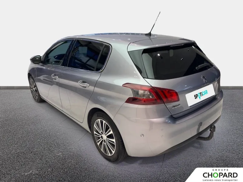 Image secondaire du véhicule 8