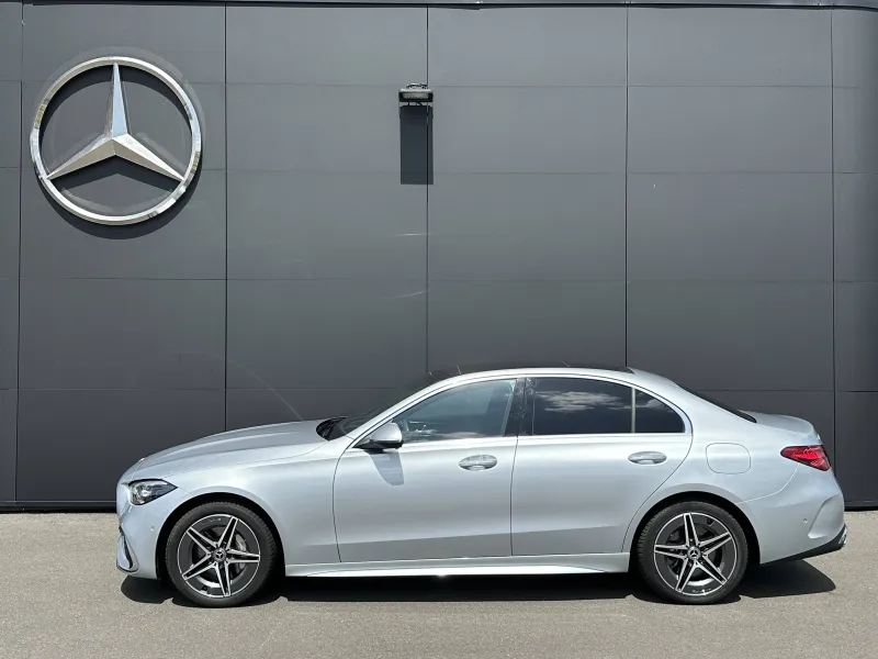 Image secondaire du véhicule 4