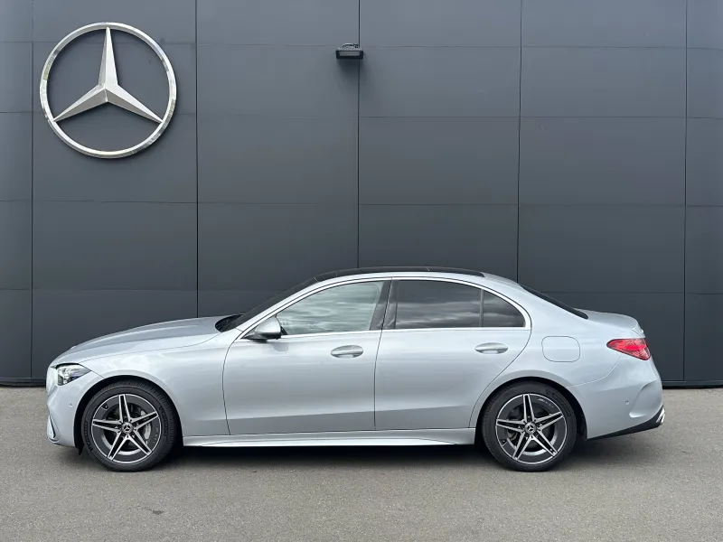 Image secondaire du véhicule 4