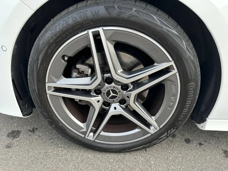 Image secondaire du véhicule 11