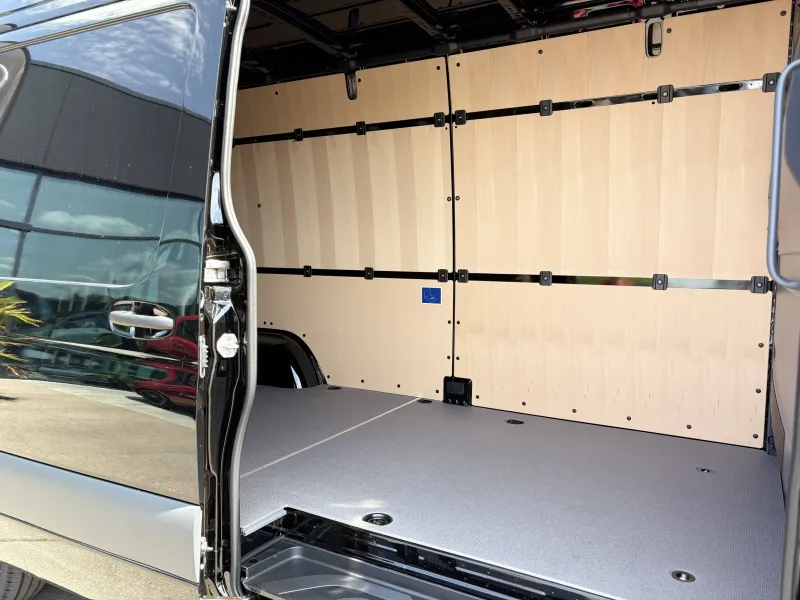 Image secondaire du véhicule 9