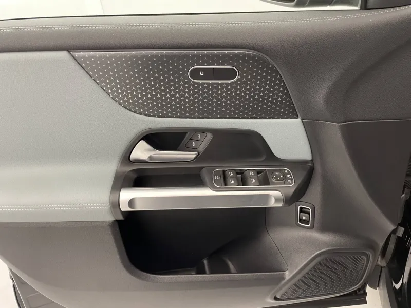 Image secondaire du véhicule 32