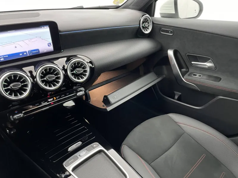 Image secondaire du véhicule 30