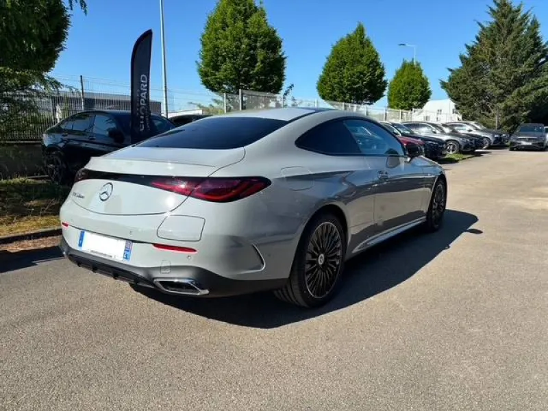 Image secondaire du véhicule 8