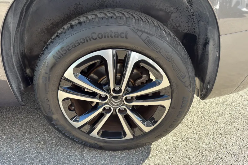 Image secondaire du véhicule 10