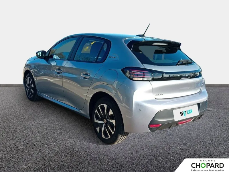 Image secondaire du véhicule 8