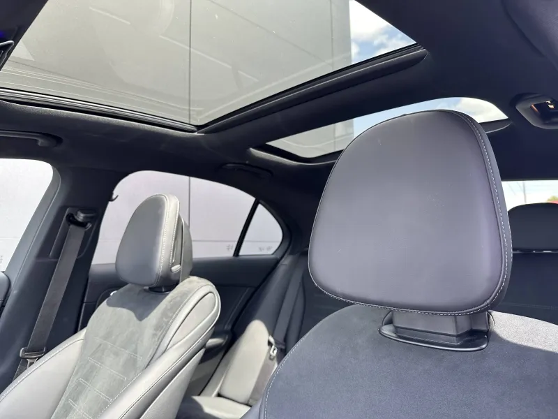 Image secondaire du véhicule 24