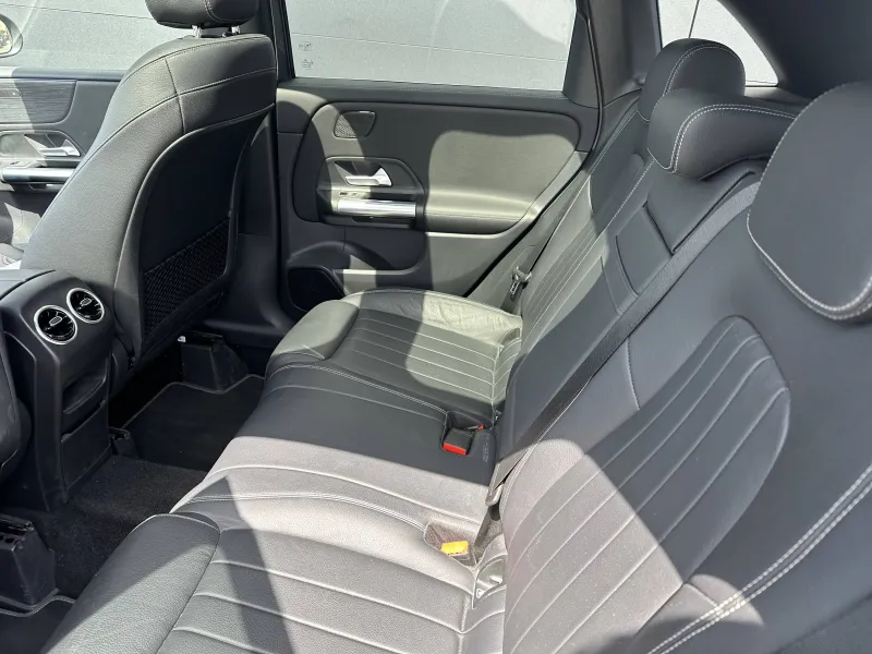 Image secondaire du véhicule 24