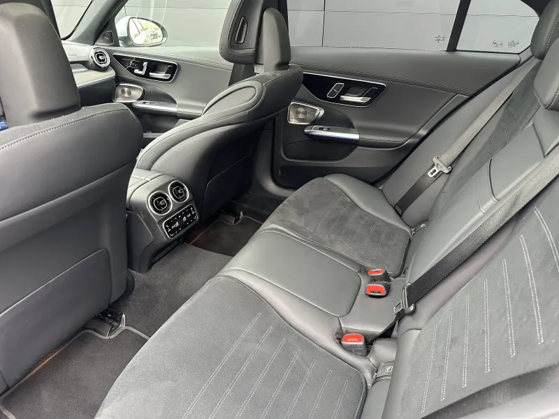 Image secondaire du véhicule 23