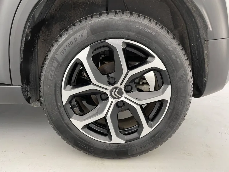 Image secondaire du véhicule 34