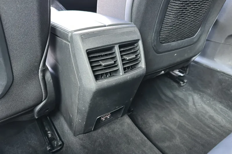 Image secondaire du véhicule 24