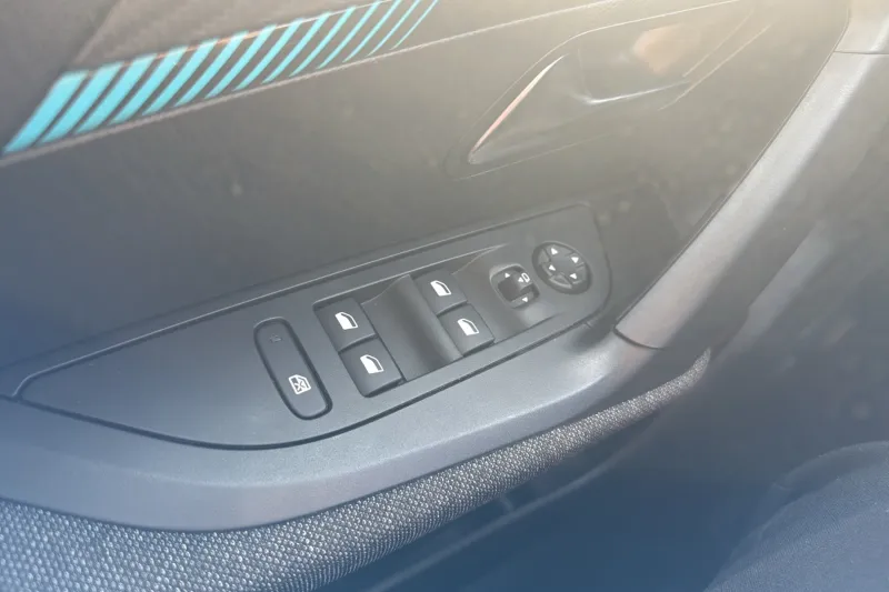 Image secondaire du véhicule 32