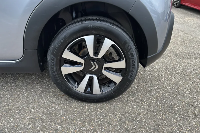 Image secondaire du véhicule 12