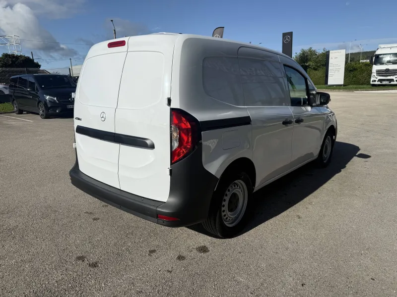 Image secondaire du véhicule 4