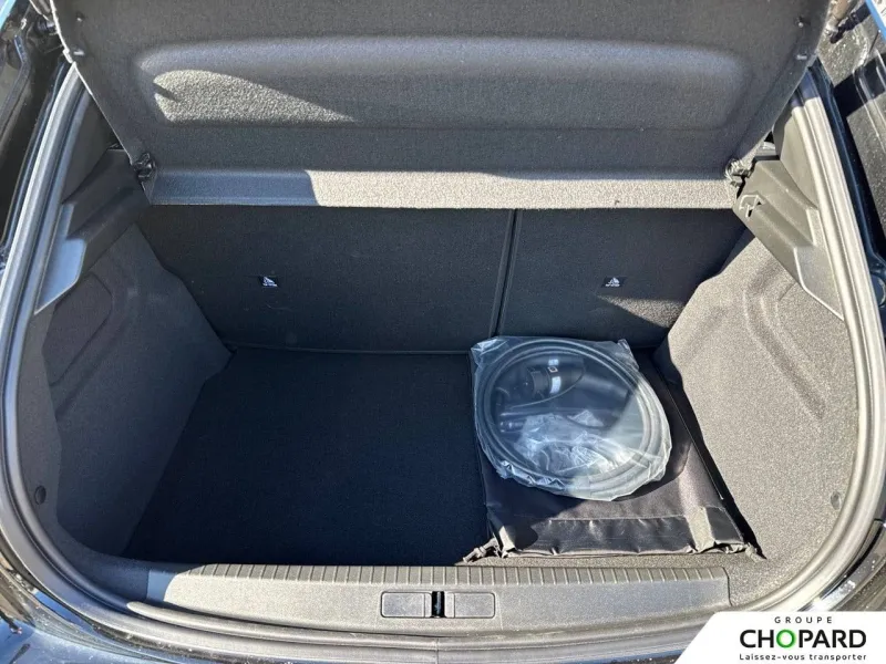 Image secondaire du véhicule 9