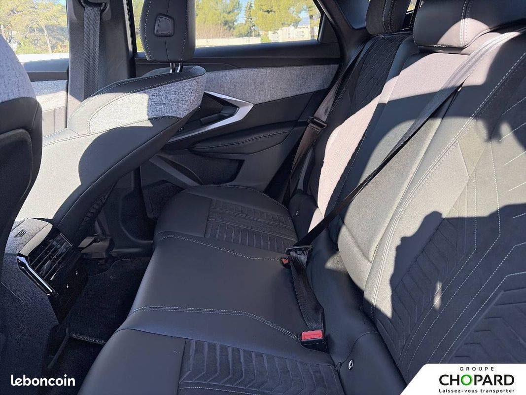 Image secondaire du véhicule 10