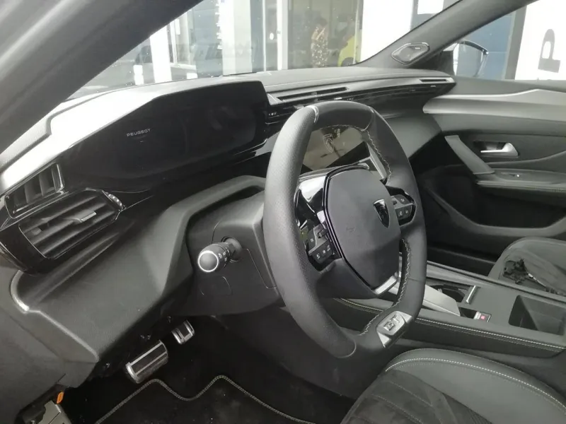 Image secondaire du véhicule 9