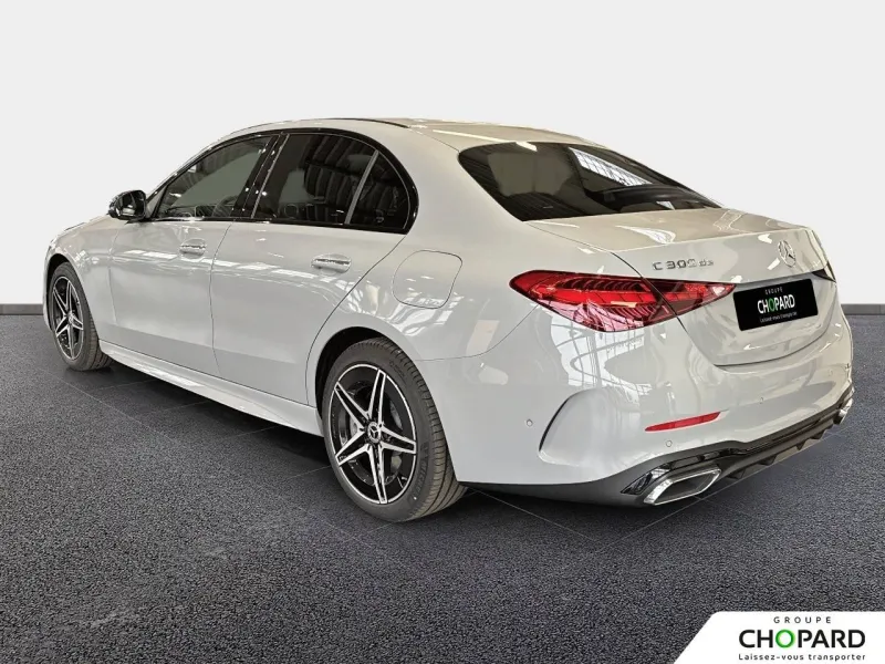 Image secondaire du véhicule 8